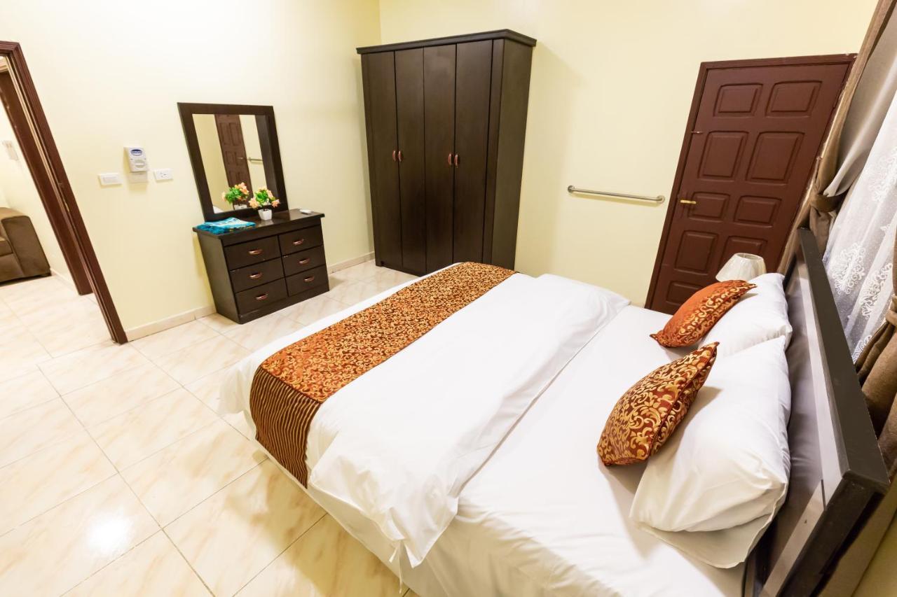 العييري للوحدات السكنية المفروشة الباحة 2 Al Bahah Luaran gambar